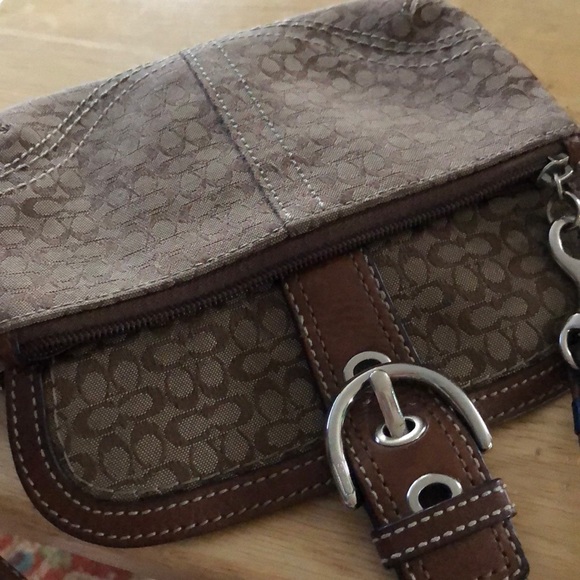 Like-new Coach Wristlet - Picture 7 of 8